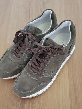 Voile Blanche Olive Suede Sneakers with Brown Laces